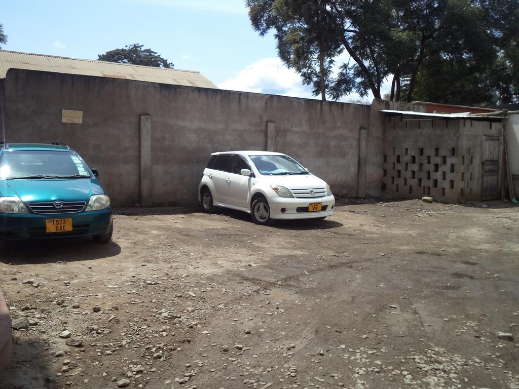 Arusha Tourist Inn Hotel Экстерьер фото
